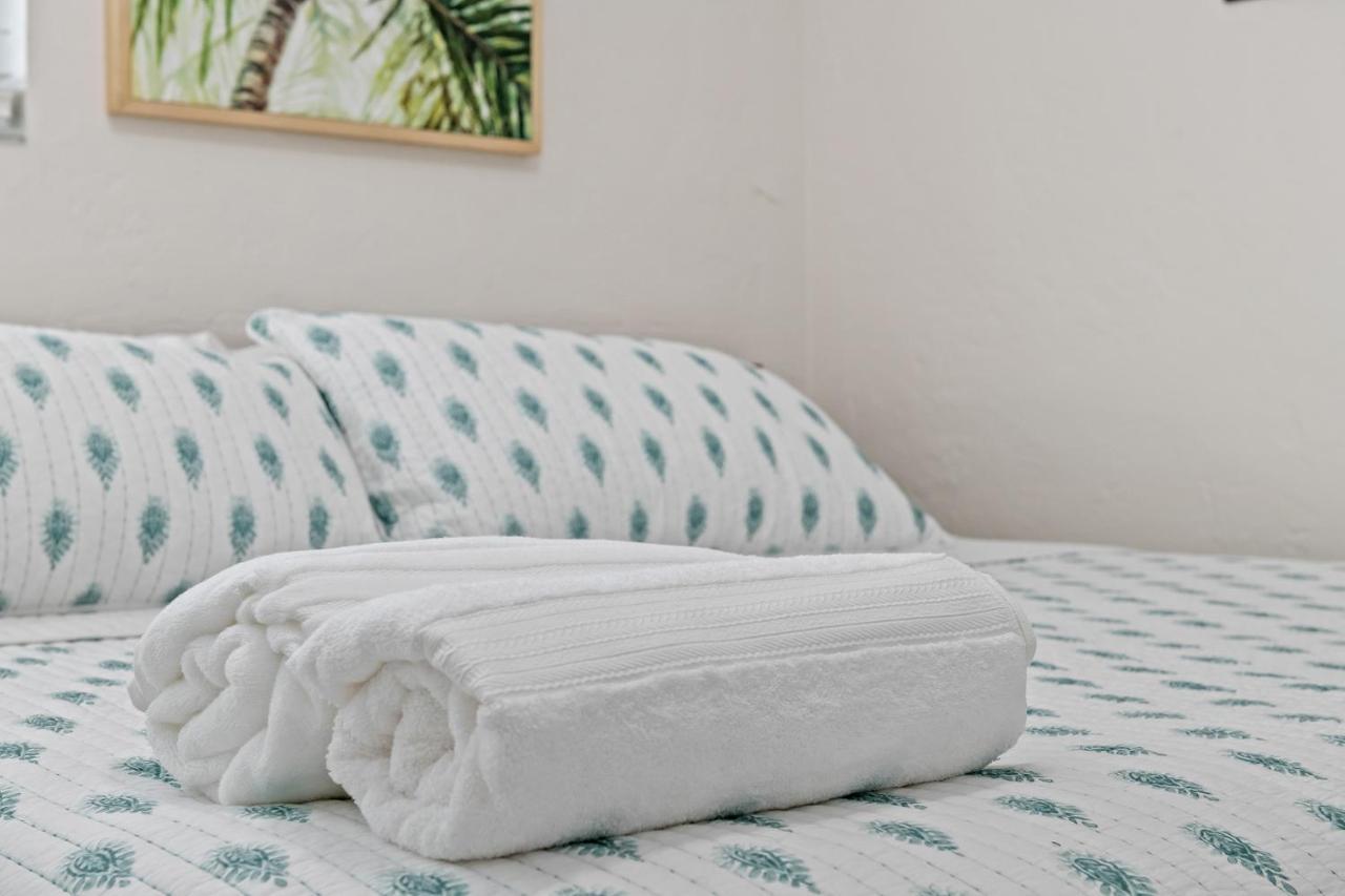 Comfy Bnb W/ King Bed + Work/Travel + Beach 8 Min ฮาลลันเดลบีช ภายนอก รูปภาพ